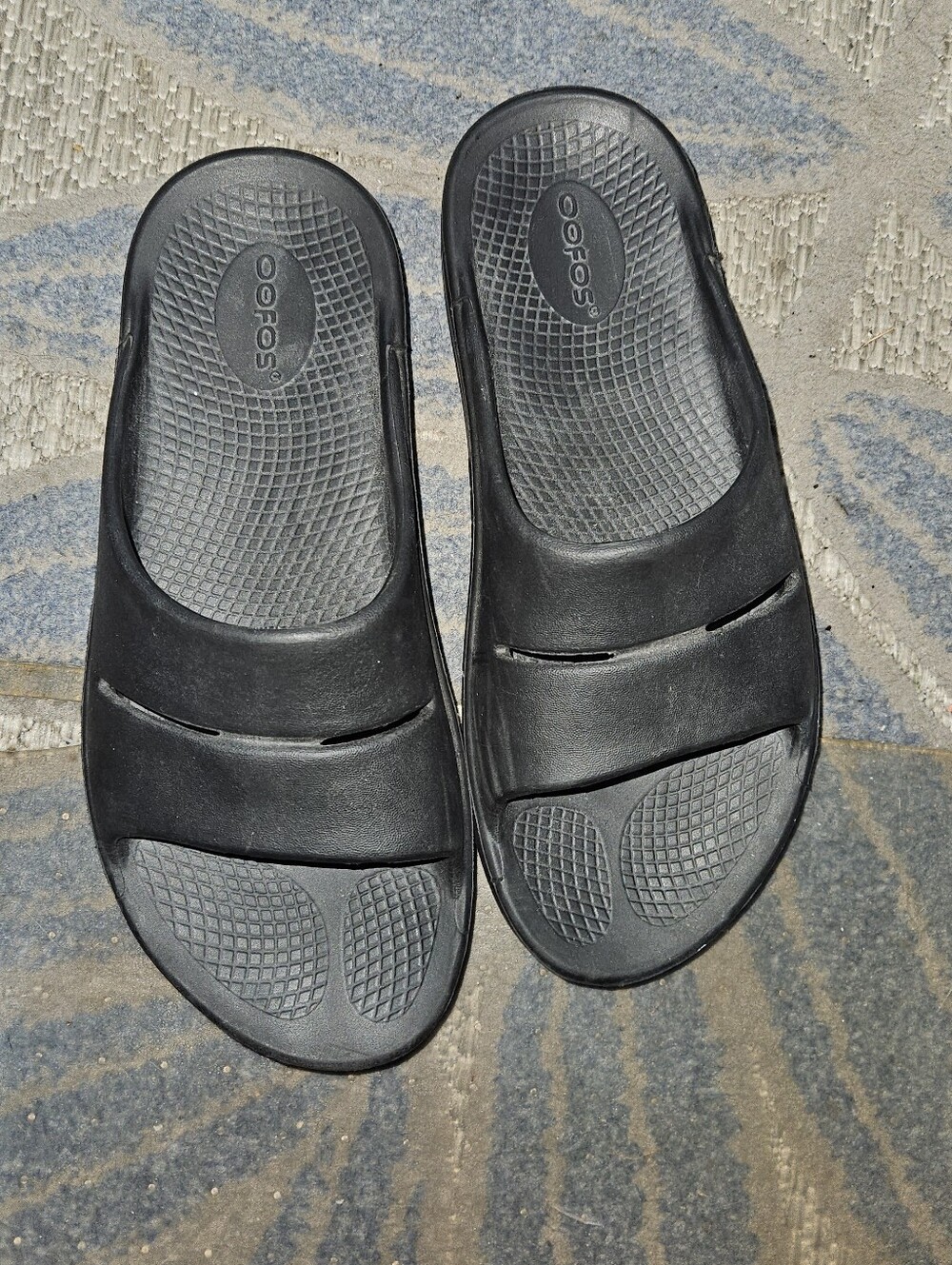 Black Oofos